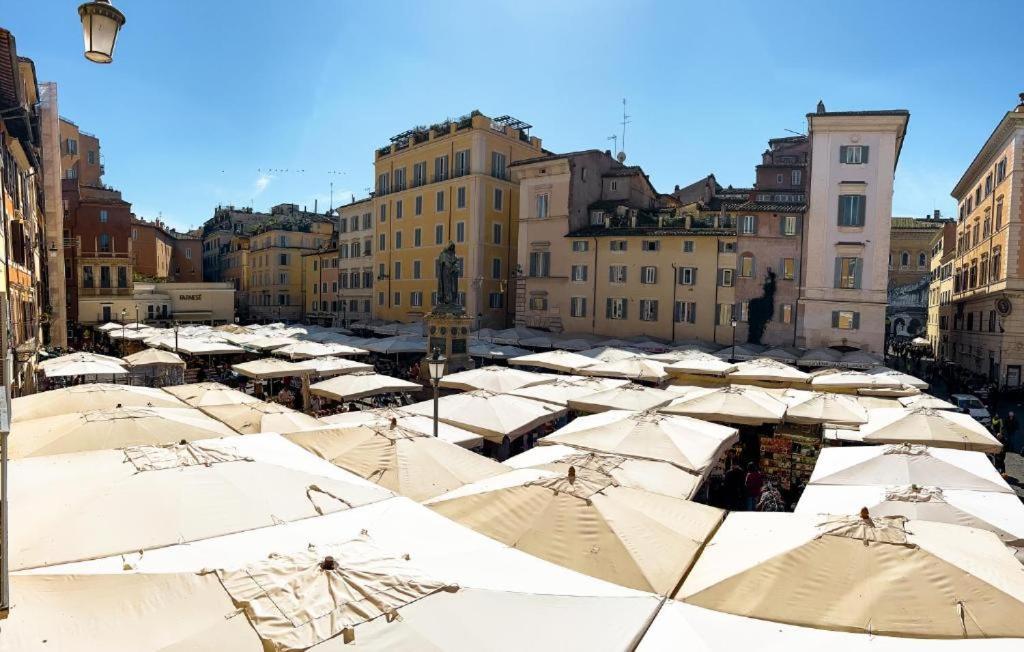 View on Campo de Fiori IREX apartments Roma Esterno foto